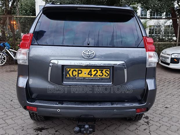 Toyota Land Cruiser Prado 3.0 TD 2010 Gray