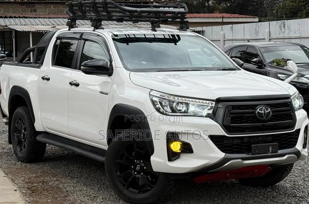Toyota Hilux 2019 White