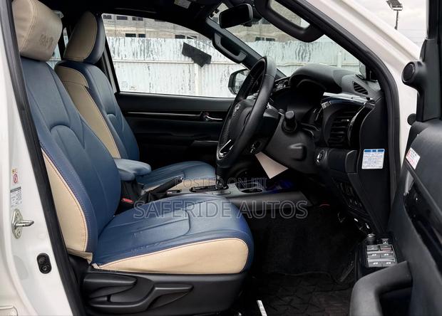 Toyota Hilux 2019 White
