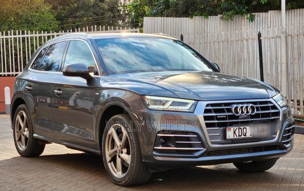 Audi Q5 2.0T Premium AWD quattro 2019 Silver