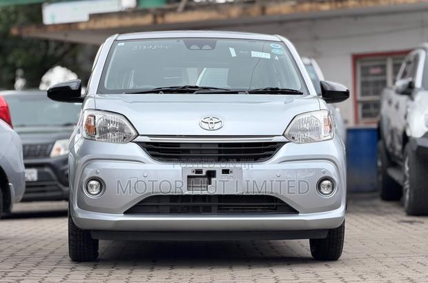 Toyota Passo 1.0 FWD 2019 Silver
