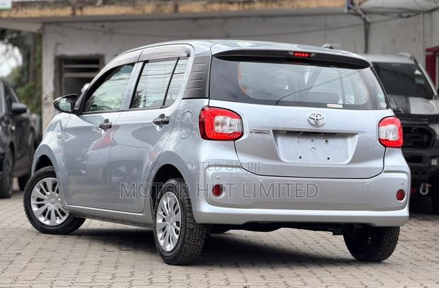 Toyota Passo 1.0 FWD 2019 Silver