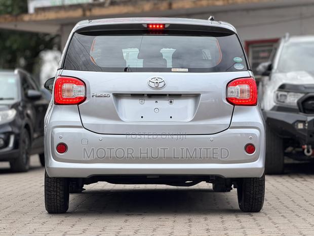 Toyota Passo 1.0 FWD 2019 Silver