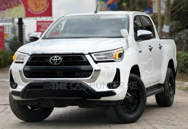Toyota Hilux Revo Double Cab Deisel 2.8 AWD 2021 Pearl