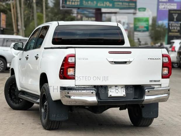 Toyota Hilux Revo Double Cab Deisel 2.8 AWD 2021 Pearl