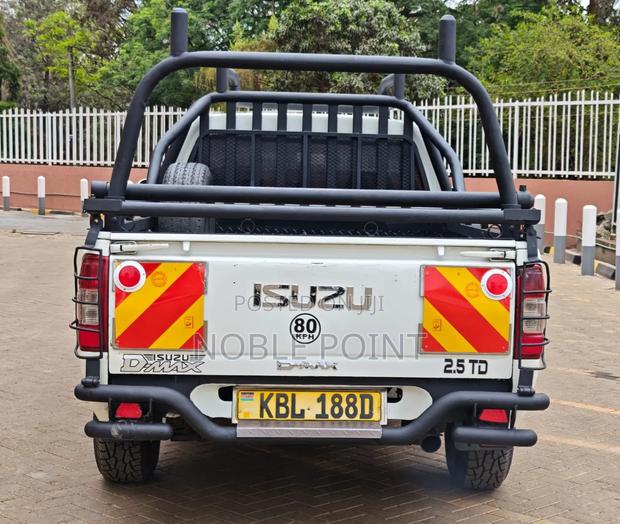 Isuzu D-MAX 2009 White