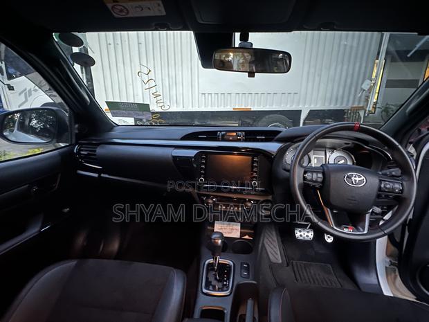 New Toyota Hilux 2025 White