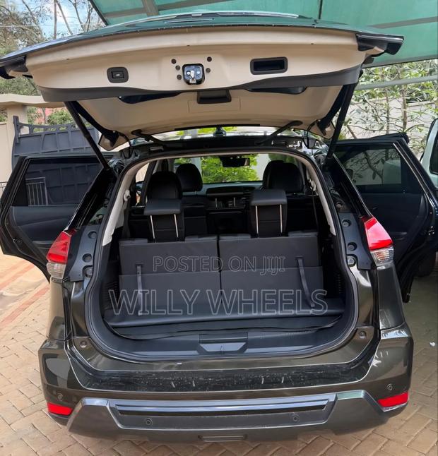 Nissan X-Trail 2.0 Petrol FWD 2018 Black