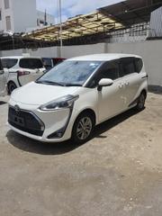 Toyota Sienta 2019 White for sale