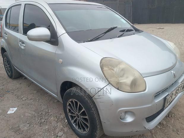 Toyota Passo 2012 Silver