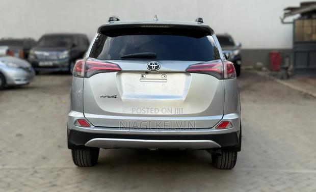 Toyota RAV4 2017 Silver