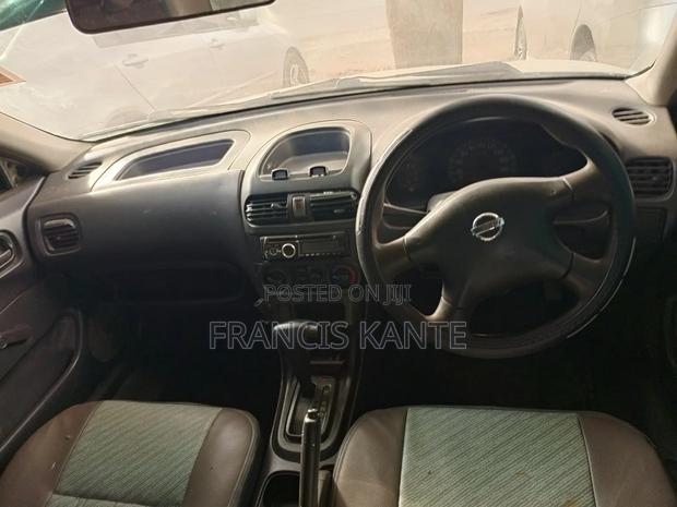 Nissan Wingroad 2006 Silver