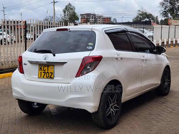 Toyota Vitz 1.3 AWD 5dr 2013 White