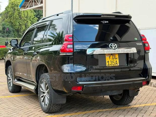 Toyota Land Cruiser Prado 2.8 2018 Black