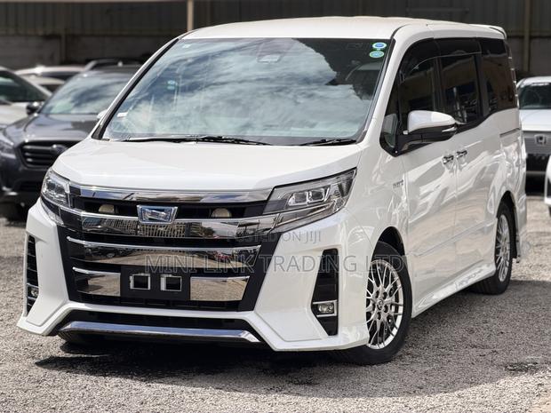 Toyota Noah 1.8 FWD Hybrid (7 seater) 2019 Pearl