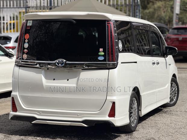 Toyota Noah 1.8 FWD Hybrid (7 seater) 2019 Pearl