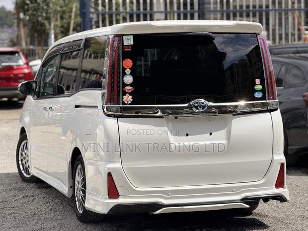 Toyota Noah 1.8 FWD Hybrid (7 seater) 2019 Pearl