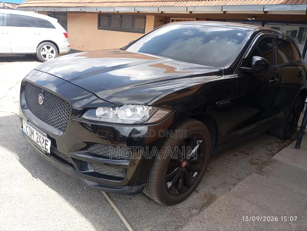 Jaguar F-Pace 2017 Black