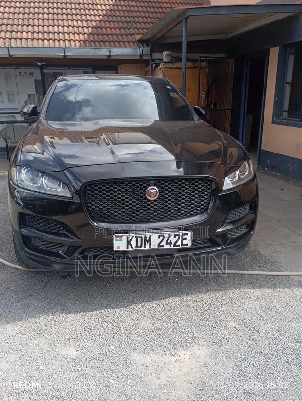 Jaguar F-Pace 2017 Black