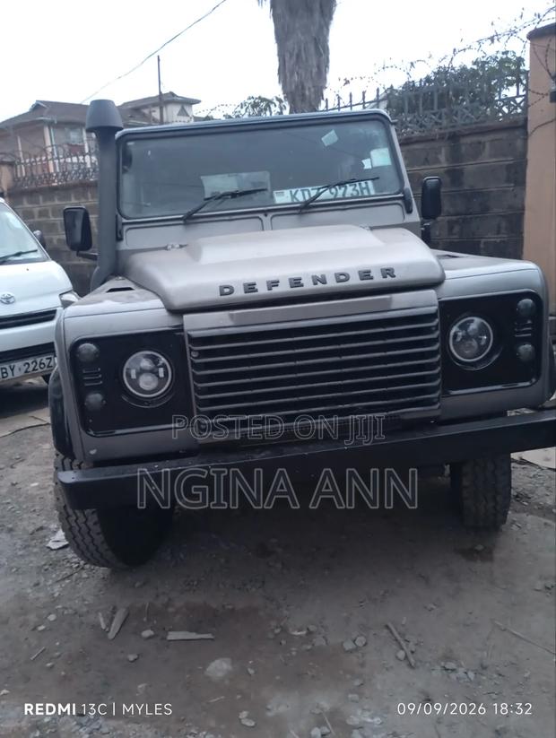 Land Rover Defender 2004 Gray