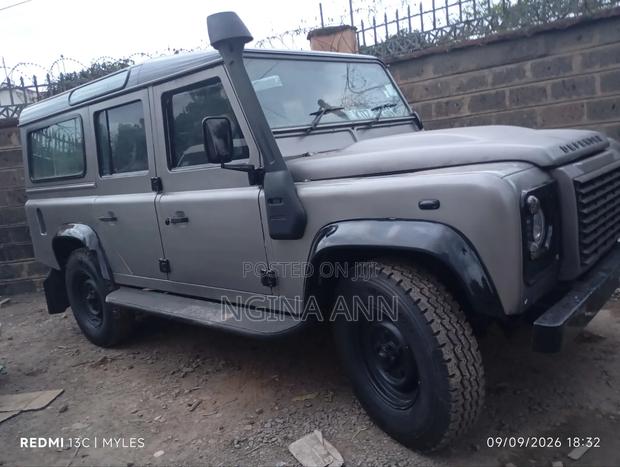 Land Rover Defender 2004 Gray