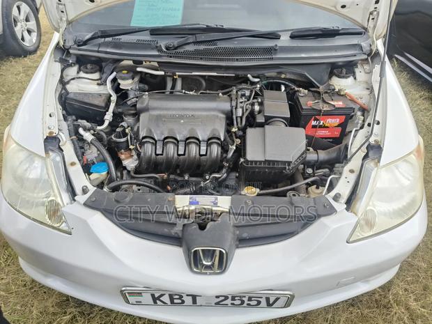 Honda Fit Aria 2005 White