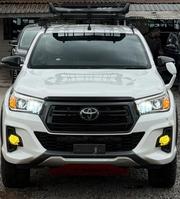 Toyota Hilux 2019 Pearl for sale