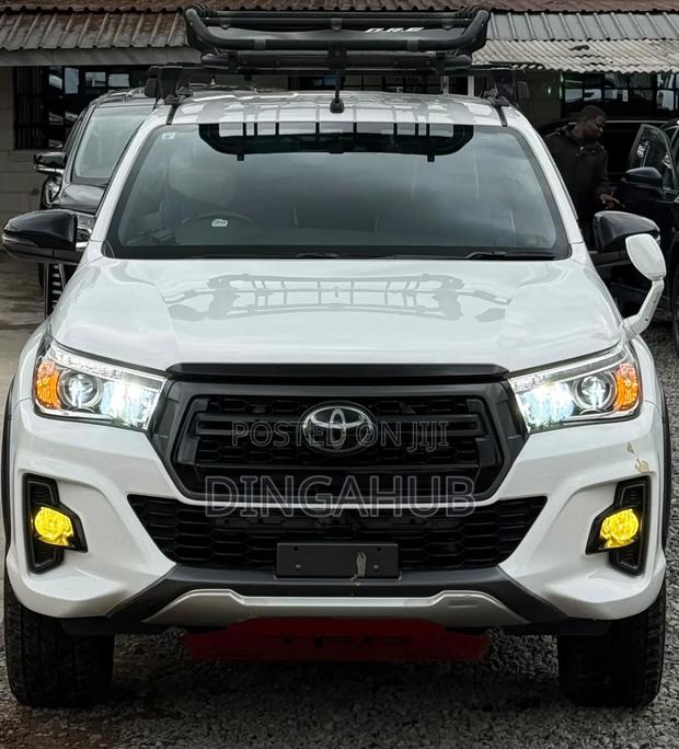 Toyota Hilux 2019 Pearl