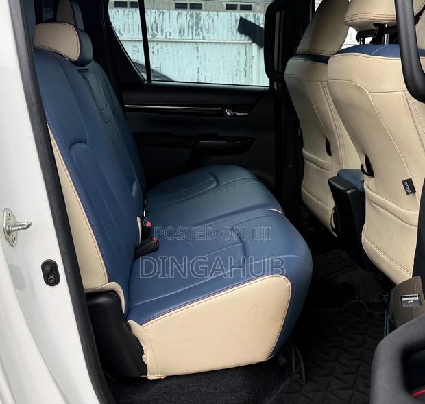 Toyota Hilux 2019 Pearl