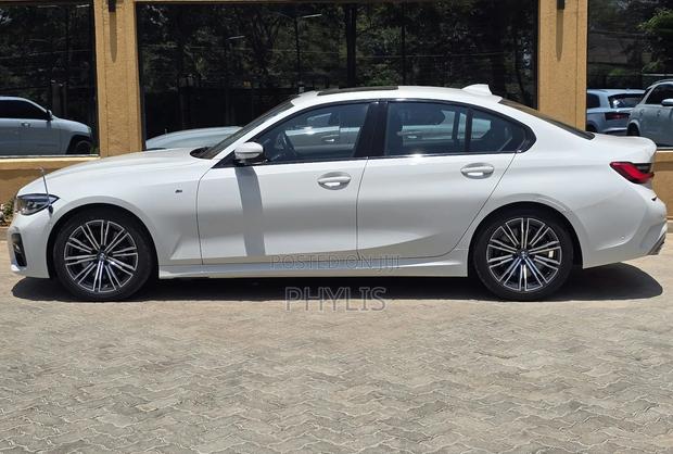 BMW 330i 2020 White