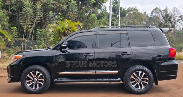 Toyota Land Cruiser Prado 2012 Black