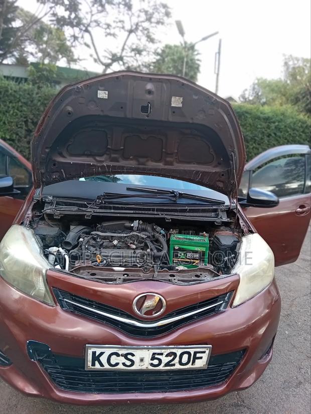 Toyota Vitz 2013 Brown