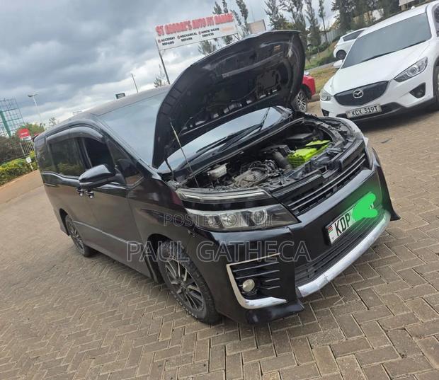 Toyota Voxy 2016 Black