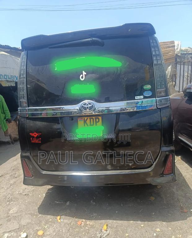 Toyota Voxy 2016 Black