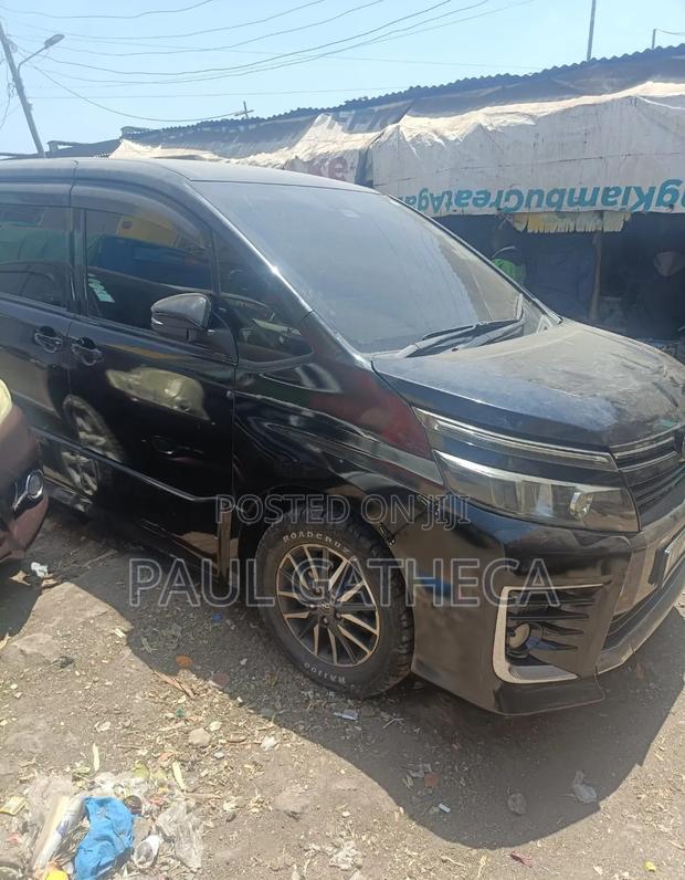 Toyota Voxy 2016 Black