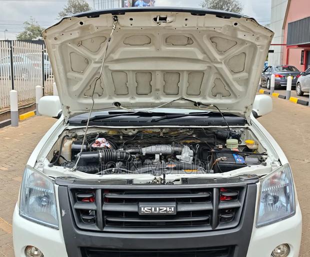 Isuzu D-MAX 2009 White
