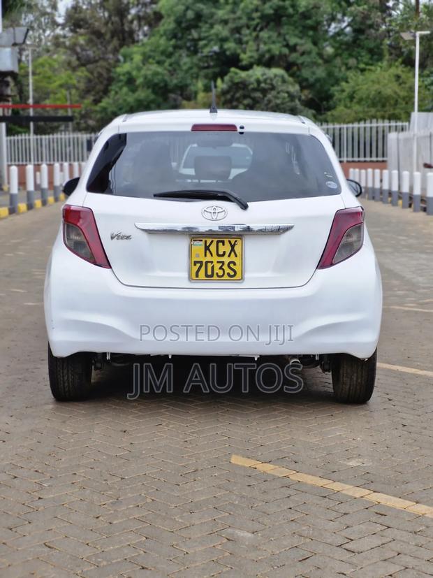 Toyota Vitz 1.3 FWD 3dr 2012 White