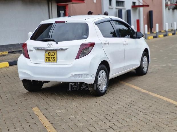 Toyota Vitz 1.3 FWD 3dr 2012 White