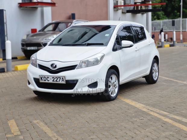 Toyota Vitz 1.3 FWD 3dr 2013 White