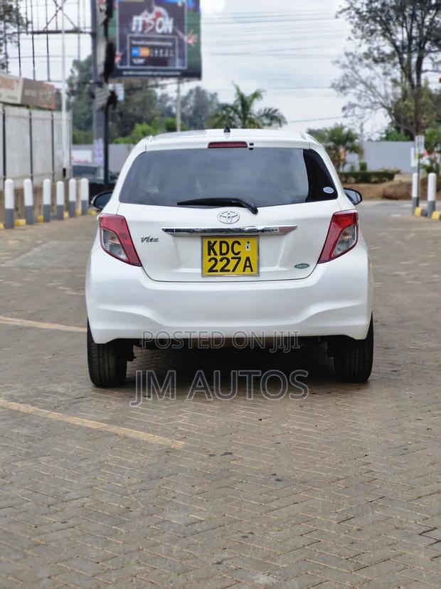 Toyota Vitz 1.3 FWD 3dr 2013 White
