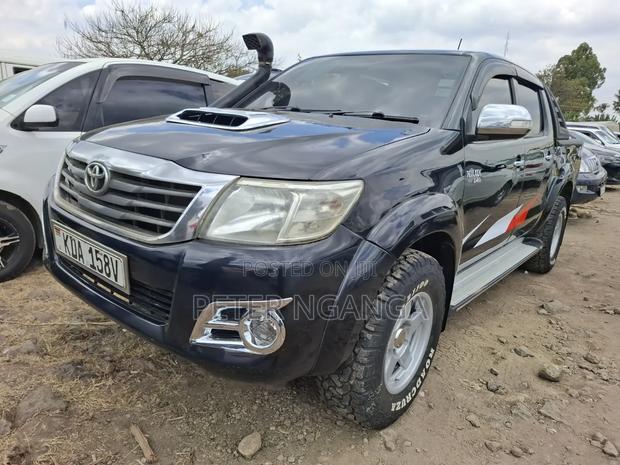 Toyota Hilux 3.0 D-4D 4x4 2013 Matt Black