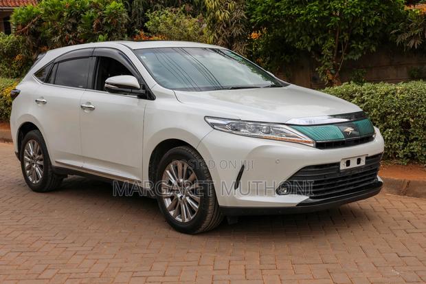 Toyota Harrier 2.0 2018 White
