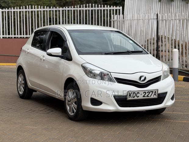 Toyota Vitz 2013 White