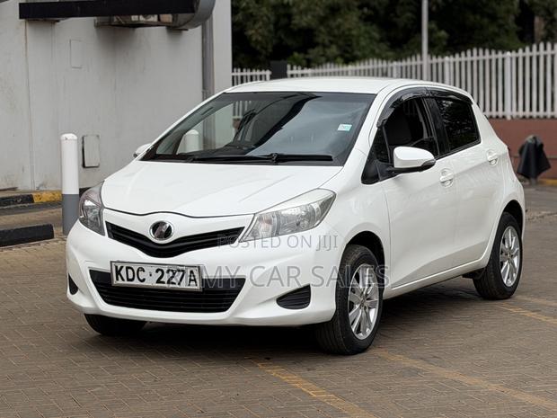Toyota Vitz 2013 White