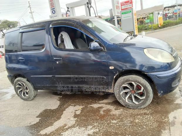 Toyota Fun Cargo 2005 Black