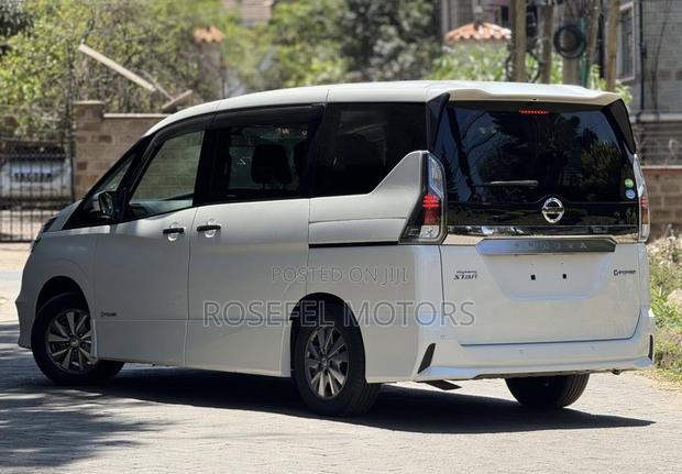 Nissan Serena 2019 White