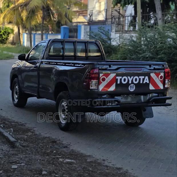Toyota Hilux Revo Double Cab Deisel 2.4 RWD 2021 Gray