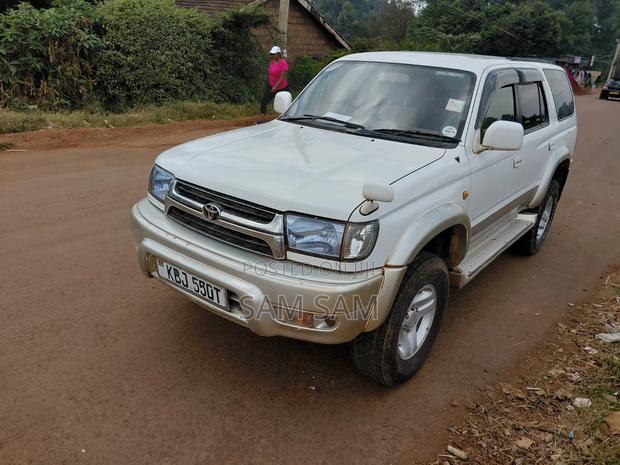 Toyota Hilux Surf 2.7 SSR 2002 White
