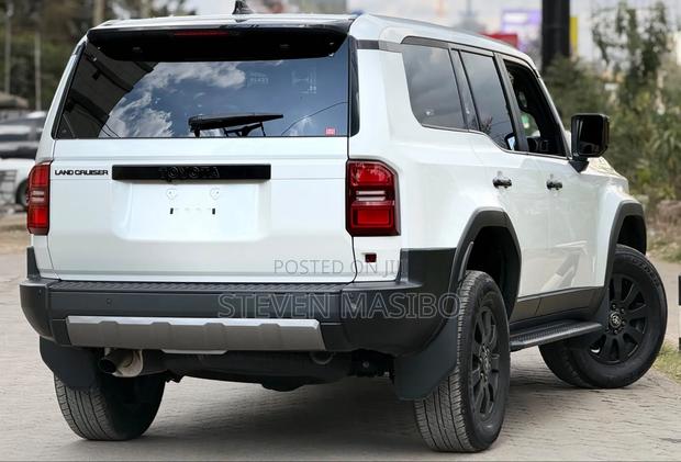 Toyota Land Cruiser Prado 2.7 2024 White