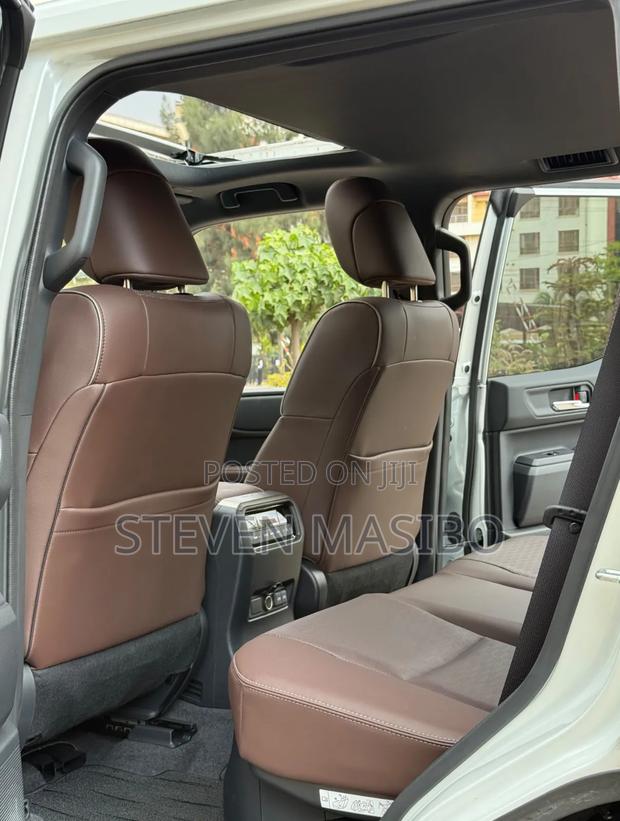 Toyota Land Cruiser Prado 2.7 2024 White